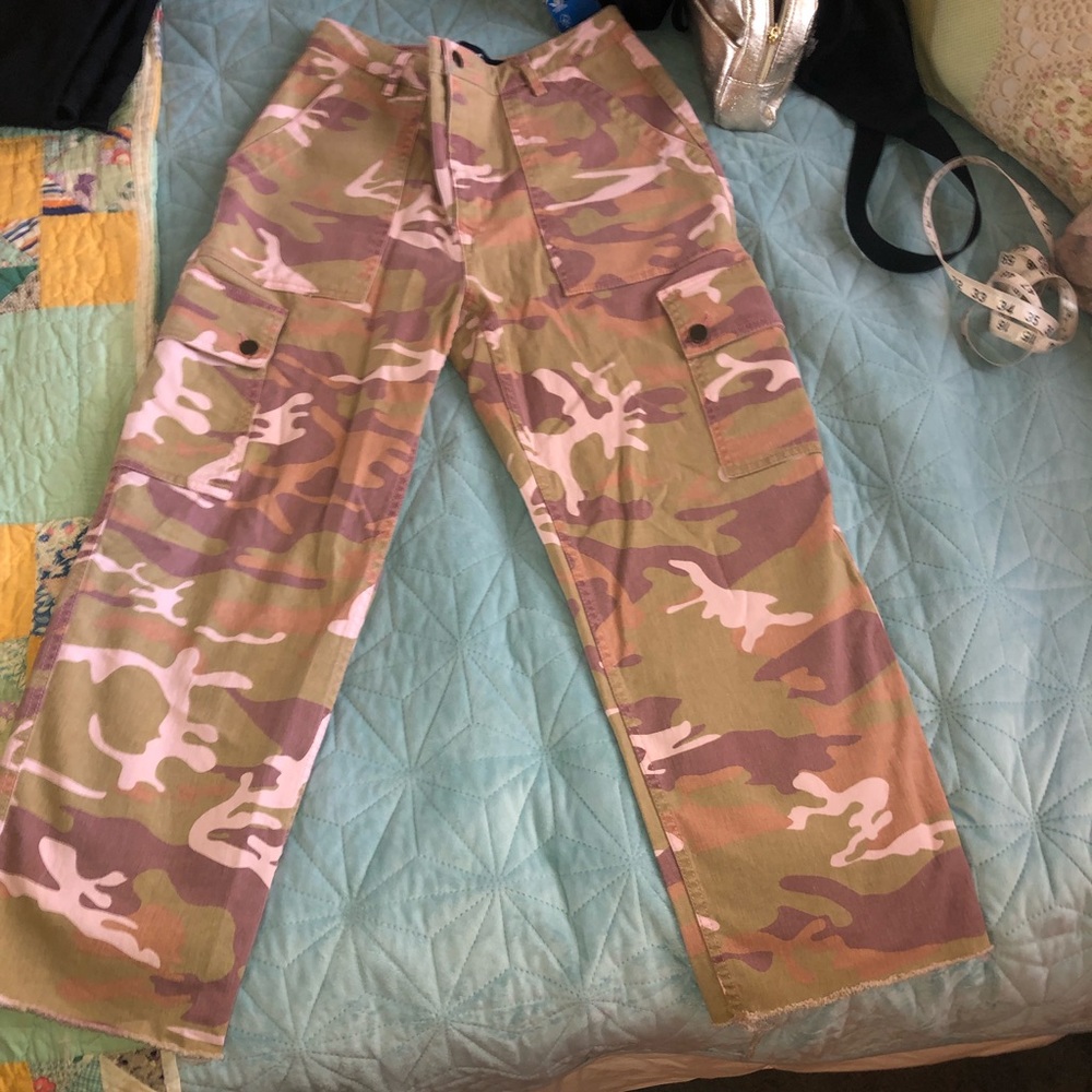 Hollister ultra high rise mom jeans. Size 29W